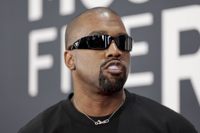 Musiker Kanye West erscheint auf dem roten Teppich der Grammy Awards in Los Angeles. Archivfoto: epa/Allison Dinner