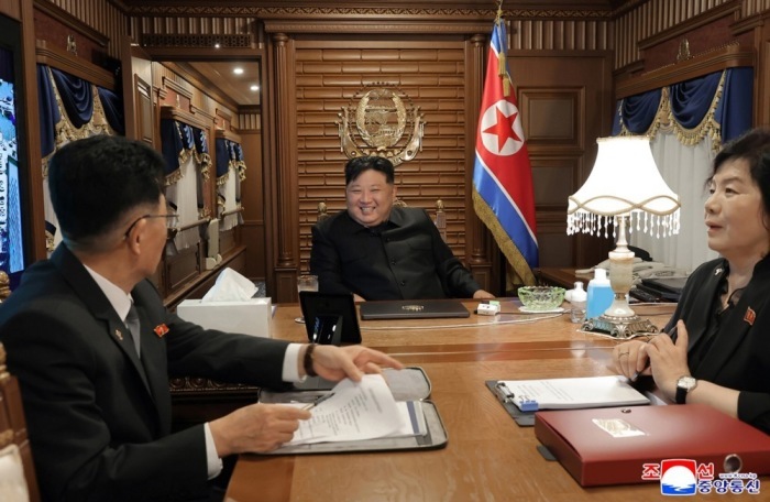 Nordkoreas Machthaber Kim Jong Un reist mit seinem Sonderzug nach Peking zu den Feiern zum 80. Jahrestag des Sieges im chinesischen Widerstandskrieg. Foto: epa/Kcna