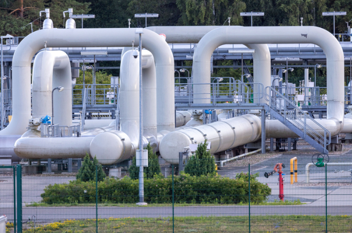 Rohrsysteme und Absperrvorrichtungen in der Gasempfangsstation der Ostseepipeline Nord Stream 1 und der Übernahmestation der Ferngasleitung OPAL (Ostsee-Pipeline-Anbindungsleitung). Foto: Jens Büttner/dpa
