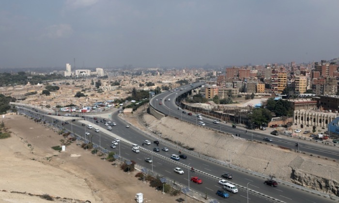 Neue Straßenprojekte in der Stadt der Toten in Kairo. Foto: epa/Khaled Elfiqi