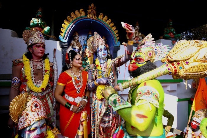 Hinduisten nehmen an einer Prozession zur Einweihung des Tempels von Lord Ram teil. Foto: epa/Jagadeesh Nv