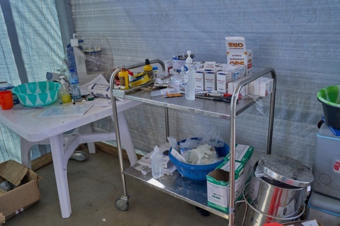 Medikamente liegen in einem Ebola-Behandlungszentrum in der Provinz Ituri bereit. Hilfsorganisationen verstärken ihre Maßnahmen zur Eindämmung des Ausbruchs. Foto: epa/Dieudonne Dirole
