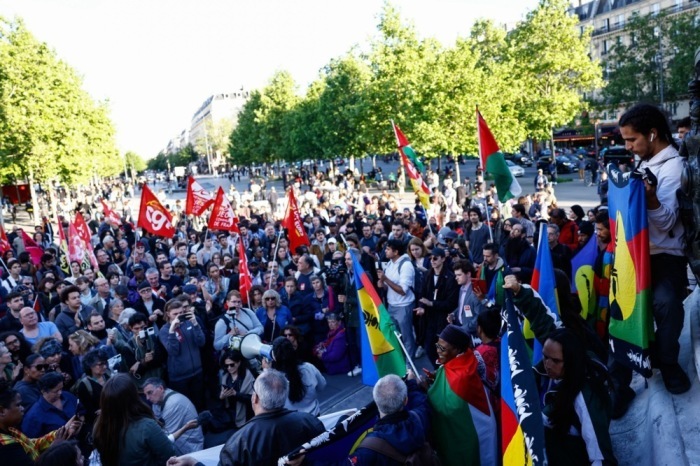 Protest von kaledonischen Aktivisten in Paris. Foto: epa/Mohammed Badra