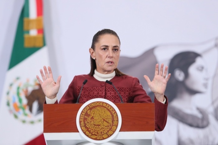 Mexikos Präsidentin Claudia Sheinbaum spricht bei ihrer täglichen Pressekonferenz im Nationalpalast in Mexiko-Stadt. Foto: EPA/Mario Guzman