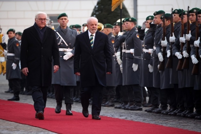 Brasilianischer Präsident Luiz Inacio Lula da Silva besucht Deutschland. Foto: epa/Clemens Bilan
