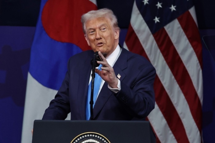 US-Präsident Donald Trump spricht beim APEC CEO Summit 2025 im südkoreanischen Gyeongju, der bis zum 31. Oktober dauert. Foto: epa/Andres Martinez Casares