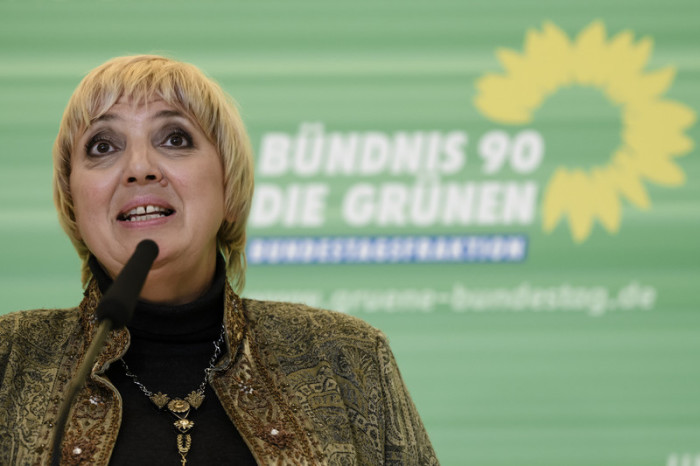  Grünen-Politikerin Claudia Roth fordert 
