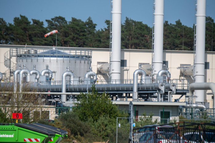 Rohrsysteme und Absperrvorrichtungen in der Gasempfangsstation der Ostseepipeline Nord Stream 1. Foto: Stefan Sauer/dpa