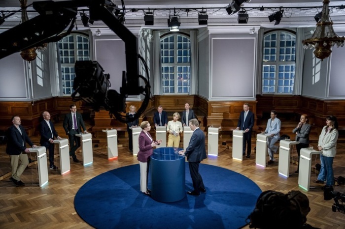 Mette Frederiksen und Troels Lund Poulsen debattieren vor der Parlamentswahl in Kopenhagen im Christiansborg-Palast. Foto: epa/Mads Claus Rasmussen