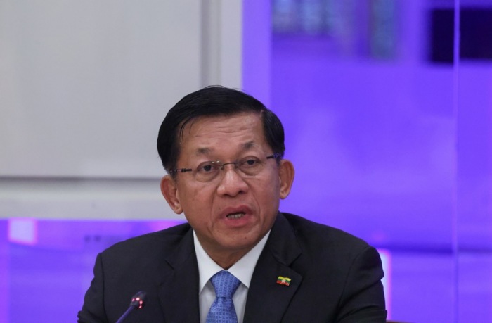 Myanmars Militärchef Min Aung Hlaing spricht bei einer internationalen Veranstaltung zur Atomenergie. Foto: epa/Evgenia Novozhenina