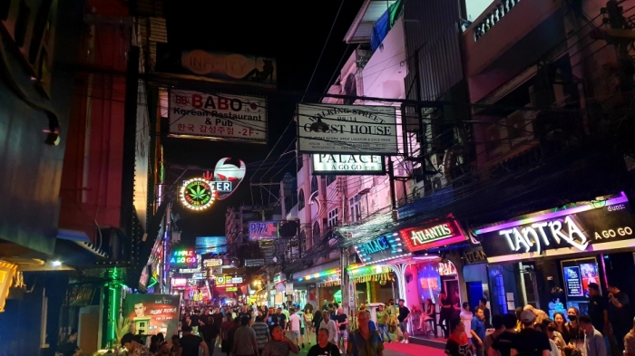 Könnte bald rund um die Uhr geöffnet haben: Die Pattaya Walking Street. Foto: Jahner