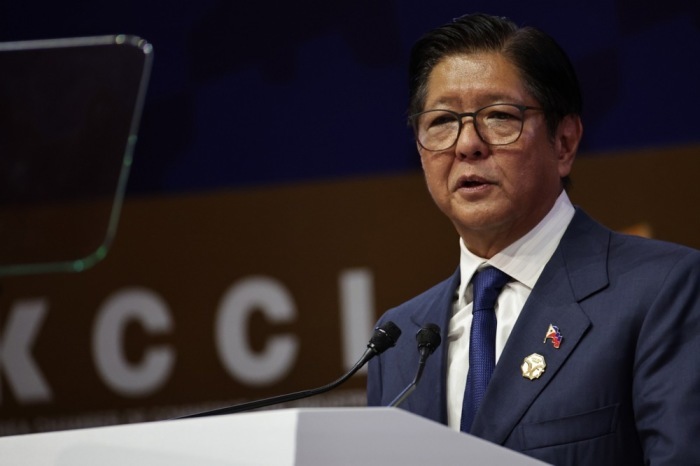 Präsident Ferdinand Marcos Jr. spricht beim APEC CEO Summit in Gyeongju. Das Treffen bringt Spitzen aus Wirtschaft und Politik zusammen. Foto: epa/Andres Martinez Casares