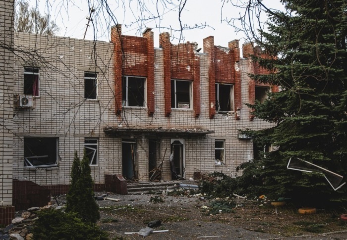Oversikt over stedet der en barnehage i byen Dnipro ble utsatt for et rakettangrep. Foto: epa/Arsen Dzodzaiev 48547