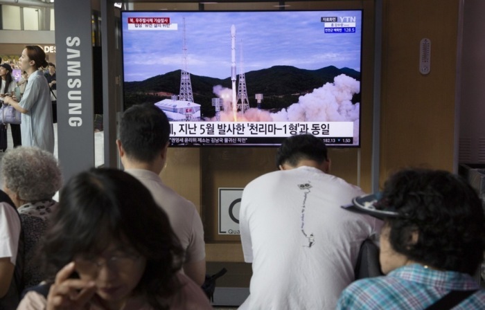 Reaktionen in Südkorea nach dem Abschuss einer angeblichen Weltraumrakete durch Nordkorea. Foto: epa/Jeon Heon-kyun