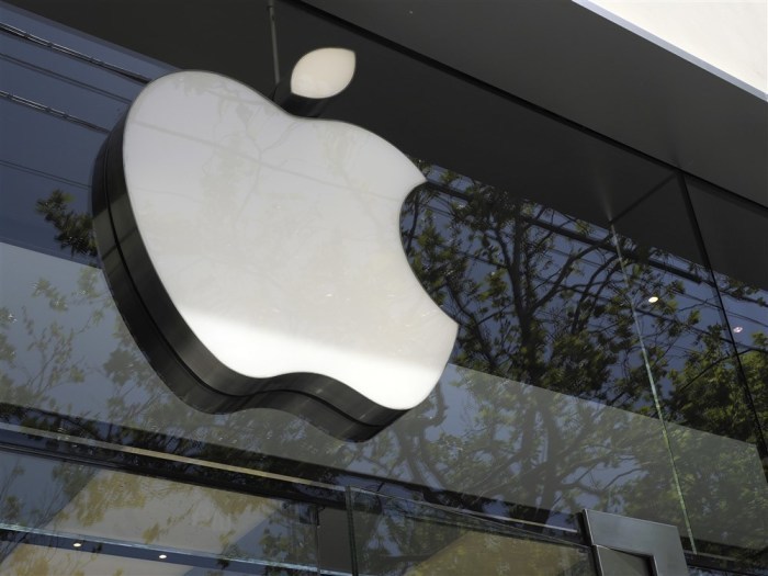 Das Logo von Apple auf der Fassade eines Apple Stores in Berkeley. Foto: epa/John G. Mabanglo