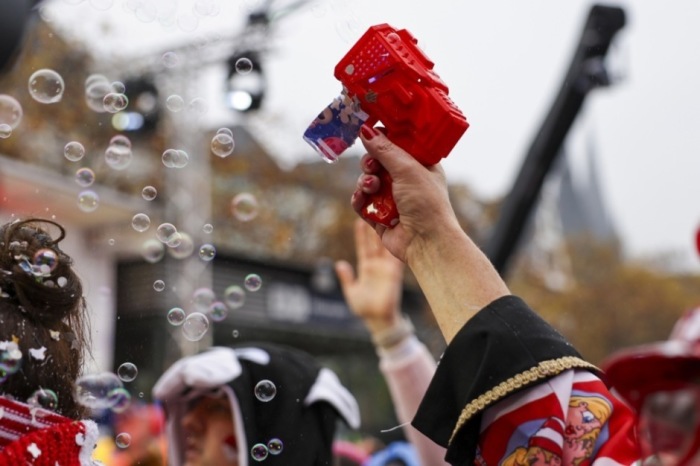 Beginnt jedes Jahr am 11. November um 11:11 Uhr und endet am Aschermittwoch des darauffolgenden Jahres. Foto: epa/CHRISTOPHER NEUNDORF